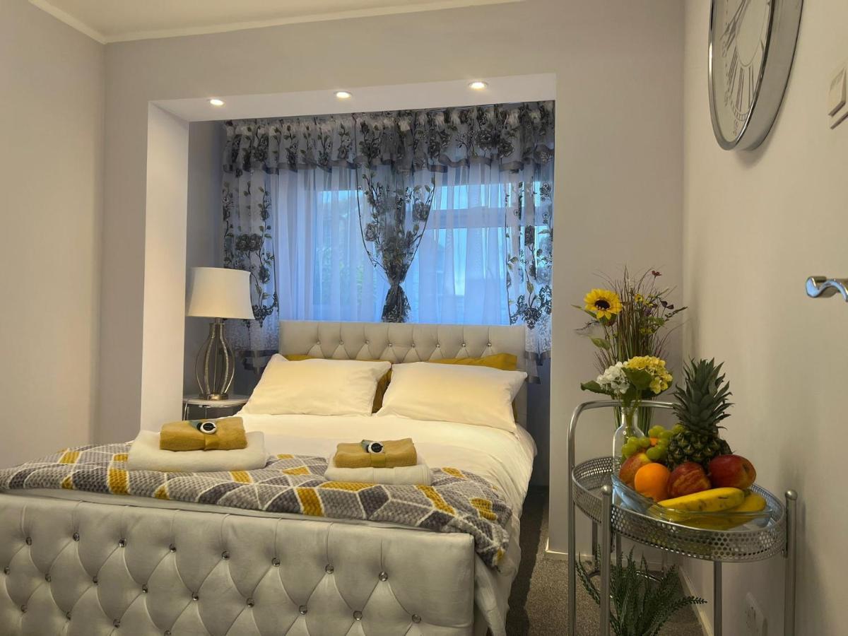 Apartment Luxe Free Wifi, Free Parking, Free Netflix Friern Barnet Екстериор снимка